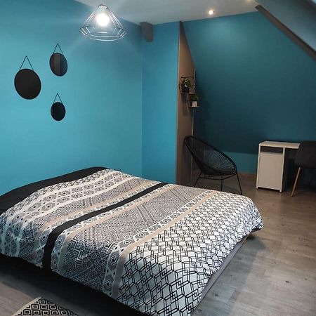Agreable Et Spacieuse Chambre Familiale Sansac-de-Marmiesse Exterior photo